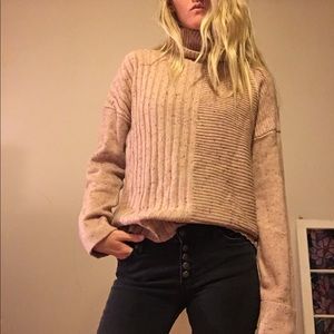 I don’t do winter— bright turtle neck NWT wool